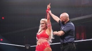 “美人すぎる”話題の超新星レスラー、ピンクの新衣装で決めポーズ投稿が「セクシー」「本当に可愛い」ファン＆同僚女子からも大好評