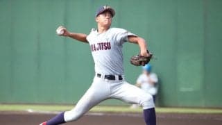 浦和実の2年生右腕が6回無失点の好投！「この試合抑えなかったら、3年生も終わり」指揮官のゲキに応え4強進出に貢献【埼玉】