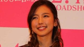 ｢やっぱり可愛い！｣元日本代表のJ1鹿島MF柴崎岳の美人アイドル妻、家族旅行中の“ばっちりメイク近影”が沸騰｢さすがアントラーズ｣な驚きの遭遇も！