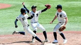 九回逆転の直後に大ピンチ　弘前学院聖愛・前田投手は深呼吸して…