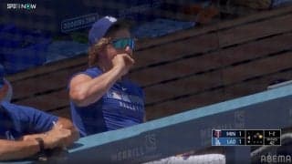 ド軍ベンチで珍光景！ フリーマンが打席に入る中「食ってんのかよ」 キケの“大胆行動”に実況も苦笑「日本でやったらアウトでしょうね」