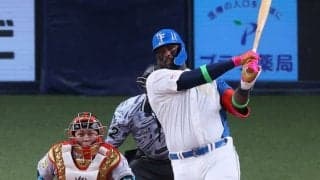 日本ハムの「リーグ最強打者」がこのまま突っ走るか　外国人選手の前半戦を総チェック【パ・リーグ 編】