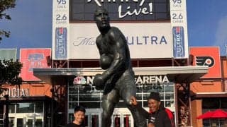 中谷潤人が元世界ヘビー級王者と訪れたモハメド・アリのライバル「ジョー・フレージャー」像を前に「僕も、そんなレベルのチャンピオンになりたい」