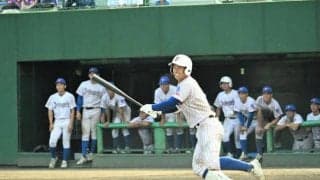 兄の借りを返すためにも　最終回、山村学園・横田選手が伸ばした両手