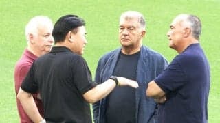 バルセロナ＆ヴィッセル神戸の“青空トップ会談”が突如実現！三木谷会長とラポルタ会長が笑顔でハグ→スペイン・メディアも注目