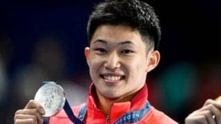 五輪銀メダリストの18歳　14歳年上美女との“相合傘ショット”公開にフォロワー歓喜「2人とも笑顔が素敵で可愛い」