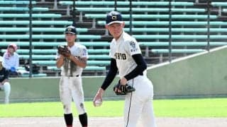 けがで途中交代も懸命に声援　投手陣支えた中京・古久保昇吾捕手