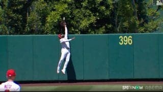 トラウトが“激賞” エ軍の若き主砲がホームランを「強奪した！」現地実況は大興奮 「彼のキャリアで最高のキャッチ」番記者も唸る