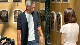 イチロー氏、プラーク披露も「あんまり見てない」　刻まれた功績…弓子夫人も笑顔