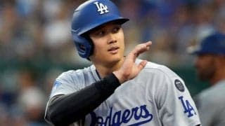 大谷翔平、“怪物”と塁上での恒例シーン「野球の言語は普遍的だ」米メディアも注目　両リーグ最速100得点で勝利に貢献