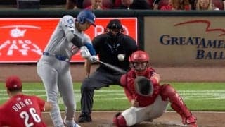 何が起きた？ 大谷翔平、打球がおかしくなる…“まさかの光景”「球が揺れた」ど真ん中失投→怪力スイングで“真っ芯”でぶっ叩く