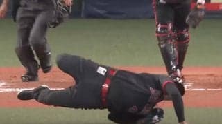 凄すぎて心配殺到「すごい方向に…」　倒れる105kg助っ人に騒然「何もありませんように」