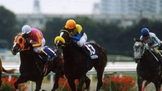 札幌競馬場開催初年度に魅せた逃げ切り トゥザヴィクトリーの勝利から25年
