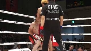 ローブローでタオル投入「痙攣している」「右足がヤバいことに」まさかのアクシデント決着に騒然 「いい試合だったのに」ファン複雑