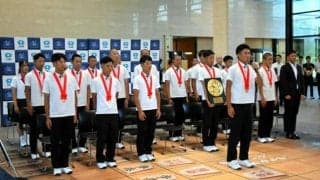 佐賀北の選手ら甲子園へ出発、宮崎主将「新しい風を巻き起こす」