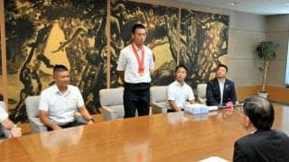 尽誠学園主将ら副知事を表敬訪問　甲子園前に「勇気や感動伝えたい」