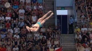 “飛込王国”の猛追を振り切った2.5秒！世界水泳・3m飛込、頂点に立つために選択したハイリスク演技が「素晴らしい！」