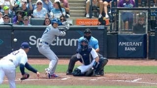 何を考えている？大谷翔平、爆速ヒットを放つも…塁上で見せたほんの一瞬の表情に注目