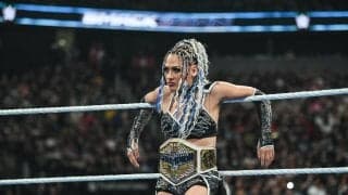 「これは私のもの」日本人美女、チャンピオンベルトを“噛み噛み”キュートな自撮りショットにコメント殺到…“王座防衛”に喜びの投稿