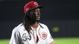 わざとギリギリ？　8万5000人が驚いた怪物の守備「クレイジー」…まさかの一投に米騒然