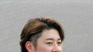 金足農エース吉田「びっくり」　練習場に兄・輝星、汗流す後輩見守る