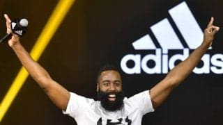 クリッパーズのジェームズ・ハーデンが訪中…自身の姿がデザインされたコートも新設される