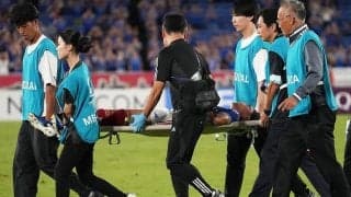 サッカーを滅ぼす｢プレー中断｣を減らすべし(1)戦場に記者を送らない｢日本の報道機関｣と同じサッカー界、ケガをする恐れのある選手に対する｢本当の優しさ｣とは