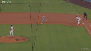 何がしたかった？ヌートバー、“飛び出し注意”の謎行動…ファンは視線くぎ付け「達治草」「飛び出しヌーかわいい」