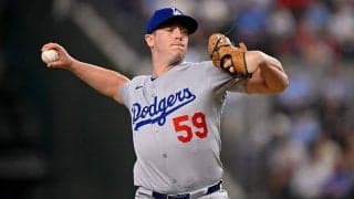 ド軍元守護神が“激変”「人造人間みたい」　集合写真で存在感…近影に衝撃「来てたんだ」