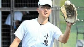 応援、捕手、グラブ修理　「三刀流」で支える日大山形の小鷹祐貴さん