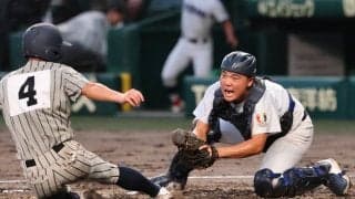 春夏連覇狙う横浜が完封で初戦突破！要所で好守連発！約1時間の中断も集中力切らさず敦賀気比との強豪対決制す！【25年夏甲子園】