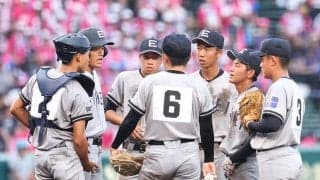 初出場なのに“既視感”「どこかで見たような」　名門そっくりユニがSNSで話題