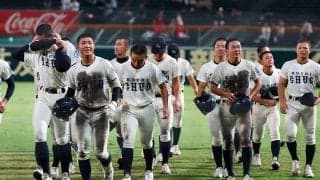 甲子園で話題…復活した伝説の名門ユニ　“そっくり”にOBたちの本音「血が流れている」