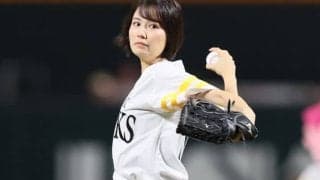 福岡のショートボブ美女が「勝利の女神になれましたね」豪快フォームで“驚愕”の球速披露「マジ100キロ投球を目指さない？」