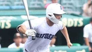 左手の指がない球児、甲子園初安打　同点適時打に球場大歓声…右前に痛烈な打球