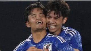 リーズの新サードユニを着こなす日本代表MF田中碧の“金ネックレス＆ブレスレッド姿”が話題！｢新鮮すぎる！｣｢じゃらじゃらイケイケくるくる碧くん｣の声