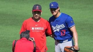 大谷翔平と菊池雄星がエ軍本拠地で再会　がっちり握手→会話中に大爆笑、記念撮影も