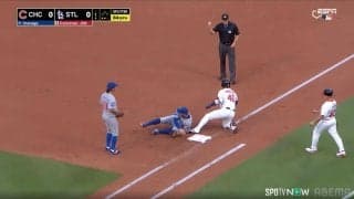 「顔蹴りそうだった」今永昇太、同僚と打者走者のハッスルプレーに“呆然” 眼前でスパイクと顔面があわや交錯→驚くもブッシュを称える