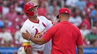 ヌートバーに悲劇、自打球で左膝を負傷　苦悶の表情→一度は出場継続も…6回から途中交代