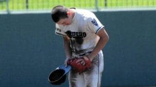 「野球の神様」にきょうも一礼　松商学園の漆戸大晟・遊撃手