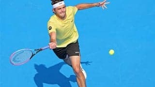  試合中断のアクシデントも16強 