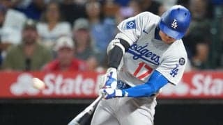 大谷翔平、42号直後に“異変”「大丈夫？」　左手を気にする仕草…SNSで心配の声