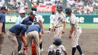甲子園騒然、東大阪大柏原でアクシデント　足の痙攣か…歩けず担架で退場、球場は拍手