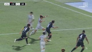 「すげー荒れた試合」ペナルティエリア内のタックルをノーファウル判定→OFRで一転PKに… 「主審も嫌だよな」OFR2回退場2人の“大荒れ試合”を捌くレフェリーにファンから同情の声