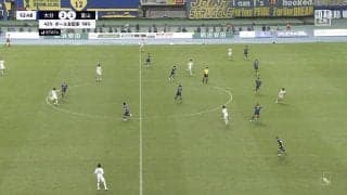 「誤審じゃない？」J2リーグでオフサイドを巡る判定に物議「笑ってしまうくらい飛び出してるよな」「正確にはわからんのだよ」ファンからはVARを求める声