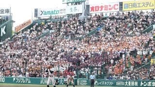 男だらけの応援団で初の女性部員「くじけそうに」　甲子園で奮闘する“白学ラン”
