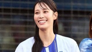 ハマスタに「マジかい！女神降臨だな」ミニスカ“美女ゴルファー”が「超絶かわちぃ」始球式で笑顔満開