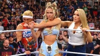 元NFLチアの美女レスラー、”美脚“スピンキック炸裂に騒然 「脚が長いと蹴りが映える」ファンを魅了