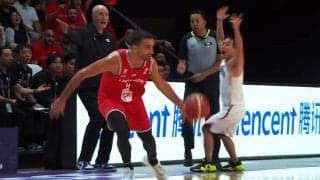 ふざけるな！ 富樫勇樹とホーバスHCが“衝撃判定”に激昂…「審判も敵か」「アンスポ並みにぶつかってるやん」元日本代表は“笛を吹きにくい空気”を指摘