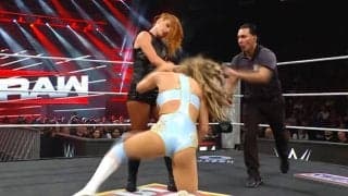 「噛んでるやん」美女レスラー、執拗な“かわいがり”に批判相次ぐ「サイコパスの所業」実況ドン引き 「どういうことよ？」ファン困惑も